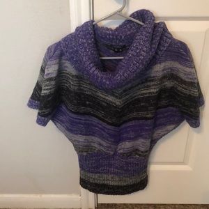 Short sleeve sweater